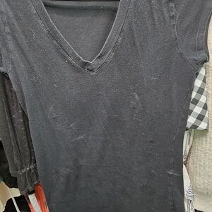 Zenana Outfitters Black V-Neck Short Sleeve Tee